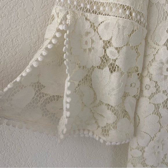 VINCE CAMUTO LACE DRESS - Picture 3 of 12